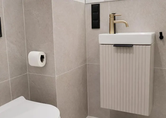 Be - Zurawie - Shipyard, Center, Parking, Rooftop גדנסק